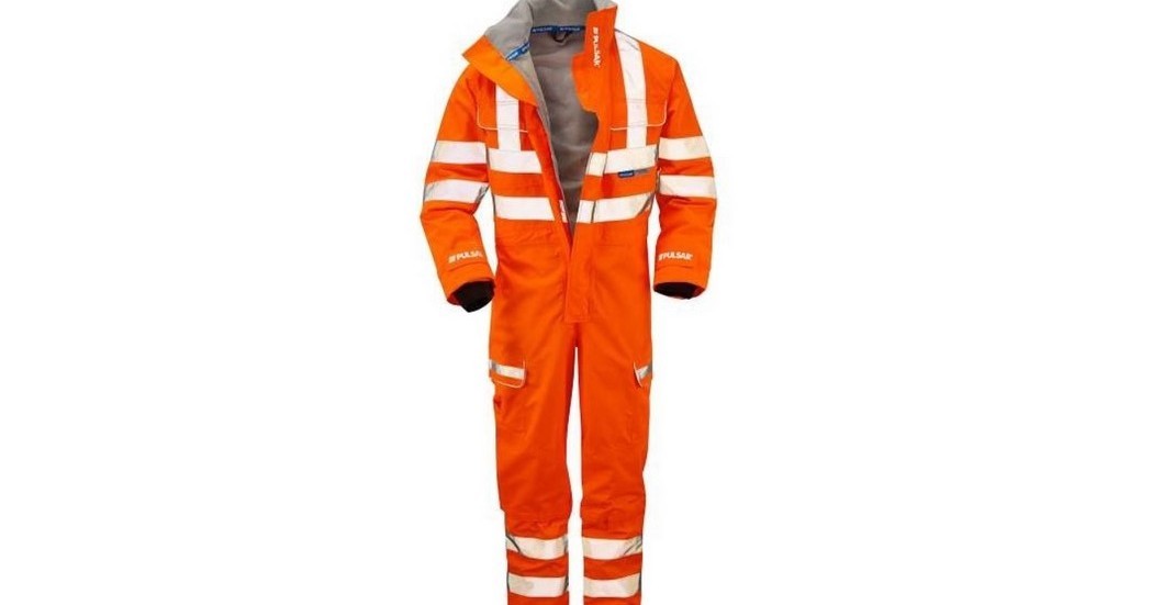 What You Need to Know About Rail Spec Hi Vis Workwear